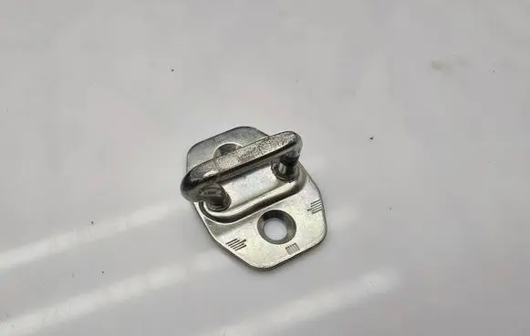 Mercedes-Benz Sprinter W907 W910 Rear door lock loop/hook striker A9067200004 ZGS013158