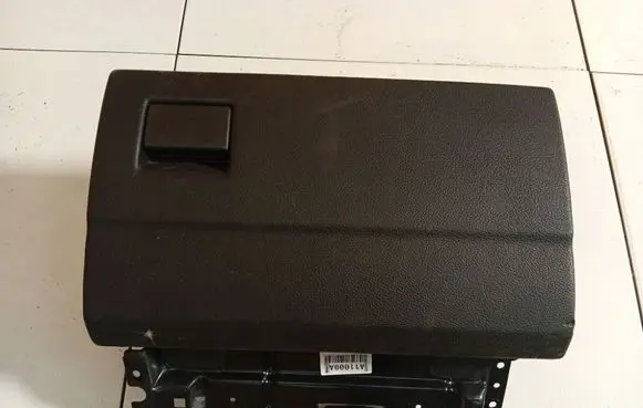 Opel Zafira A Glove box 50047