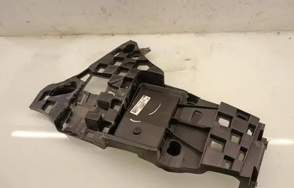 BMW X5 G05 Rear bumper mounting bracket 8069248