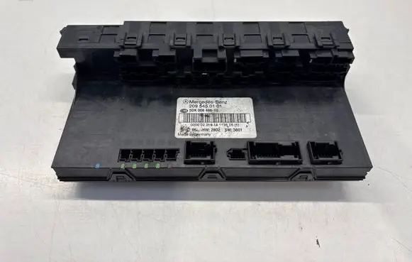 Mercedes-Benz C W203 Fuse module 2095450101