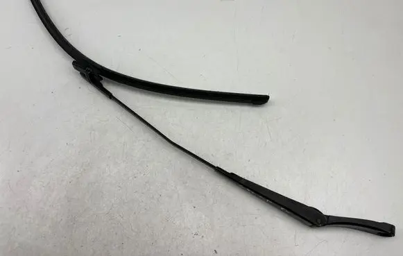 Volkswagen Golf Plus Windshield/front glass wiper blade 5M0955409A
