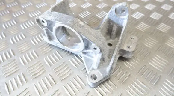 Nissan Leaf II (ZE1) Driveshaft support bearing bracket 