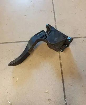 Mercedes-Benz V Class W447 Accelerator throttle pedal 0280755025 A9063000304 ZGS013Q018