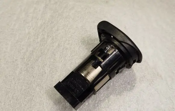 Opel Vivaro Cigarette lighter 