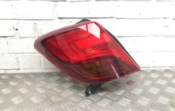 Toyota Yaris Rear/tail lights E41748902