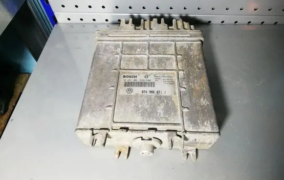Volkswagen II LT Air suspension control unit module (rear) 074906021J 0281001599600