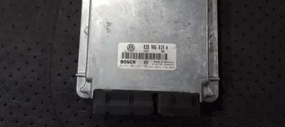 Volkswagen PASSAT B5 Engine control unit/module 038906019a 0281001691