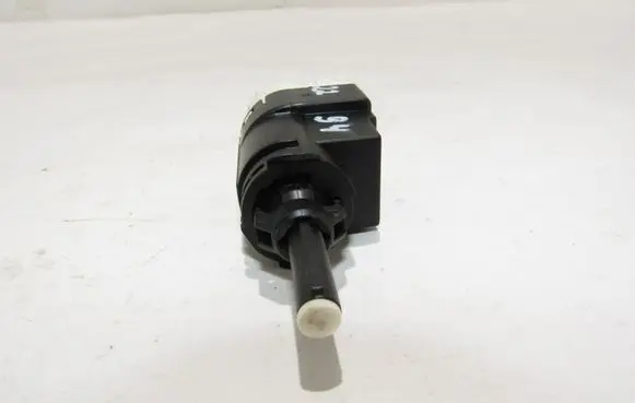 Dacia Duster Brake pedal sensor switch 253206170r
