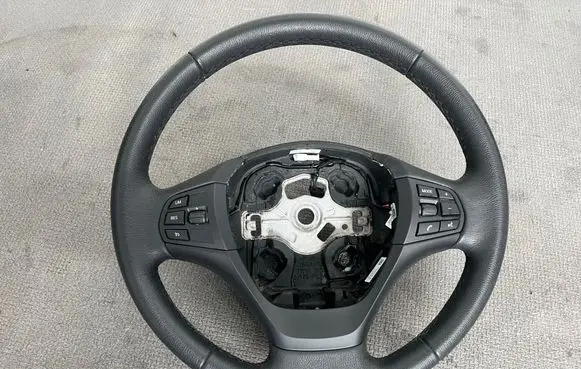 BMW 1 F20 F21 Steering wheel 62558150E 301020181948 2C930749923