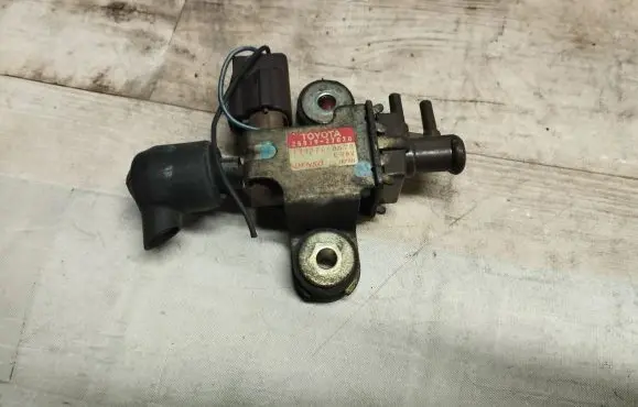 Toyota Corolla Verso E121 Turbo solenoid valve 1397000670 2581927020
