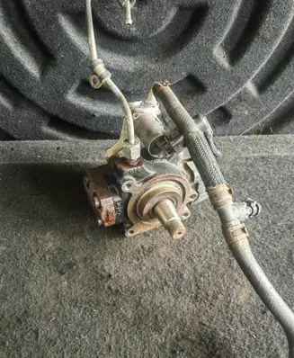 Volkswagen Golf VI Fuel injection high pressure pump 03L130755H