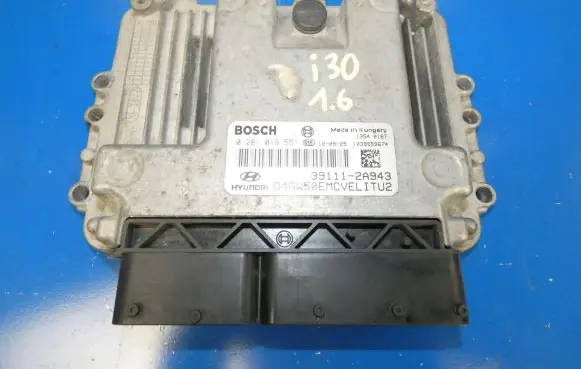 Hyundai i30 Engine control unit/module 391112A943