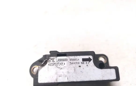 Volkswagen PASSAT B5.5 Airbag deployment crash/impact sensor IJ0909606N