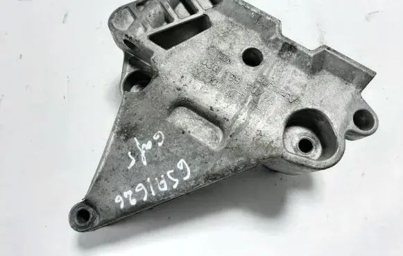 Volkswagen Golf V Engine mounting bracket 03G199207A