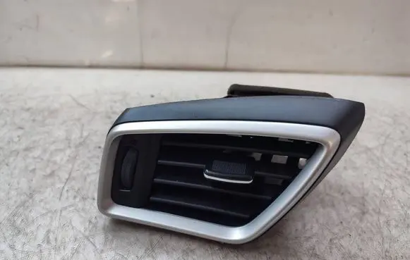 Nissan X-Trail T32 Dashboard side air vent grill/cover trim 687614BA0A