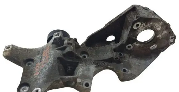 Volkswagen PASSAT B7 Engine mounting bracket 03l903143q-4car