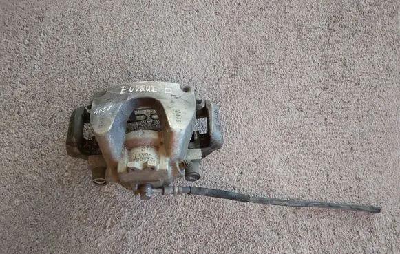 Front brake caliper