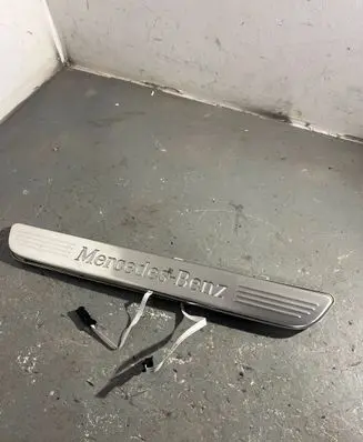 Mercedes-Benz A W176 Front sill trim cover A0495451128