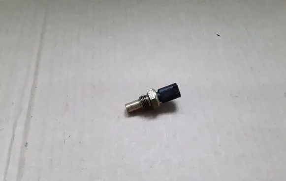 Mercedes-Benz A W169 Coolant temperature sensor A0051536328