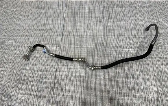 Maserati Ghibli Air conditioning (A/C) pipe/hose 6701549810