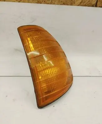 Mercedes-Benz 200 300 W123 Front indicator light 0008208821