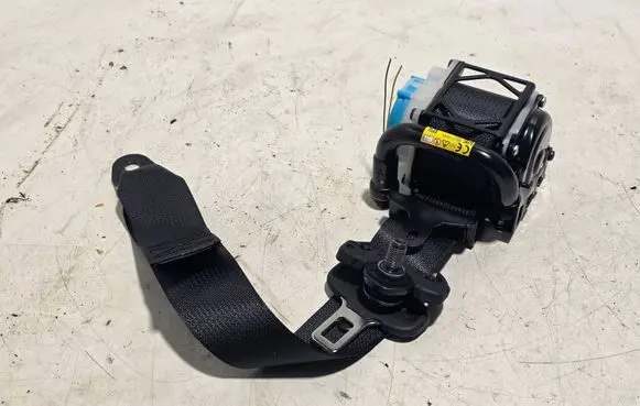 Toyota Yaris Cross Rear seatbelt 733700D401