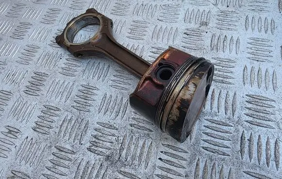 Volkswagen Touareg I Piston with connecting rod H0040R R061 84L88