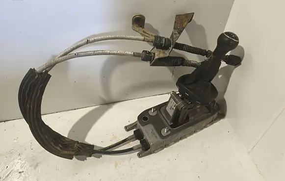 Volkswagen PASSAT B6 Gear shifter/selector 1K0711091A