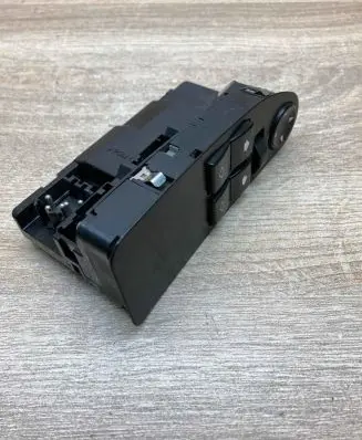 BMW 5 E39 Electric window control switch 8368967