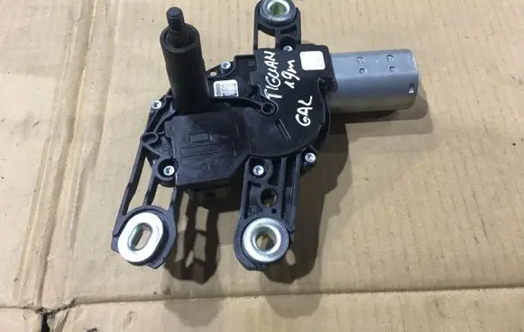 Volkswagen Tiguan Rear window wiper motor 5G0955711C