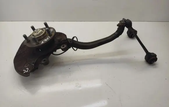 Chrysler 300 - 300C Front wheel hub 04782705AB