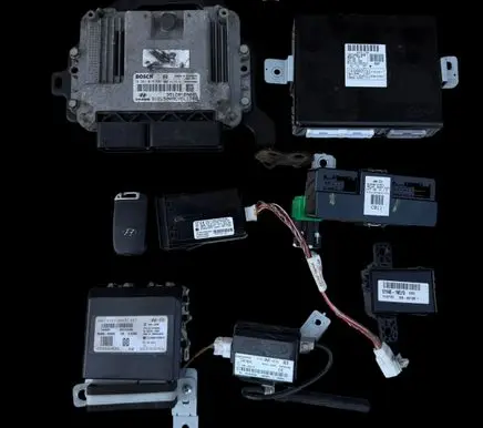 Hyundai ix35 Engine ECU kit and lock set 0281010930
