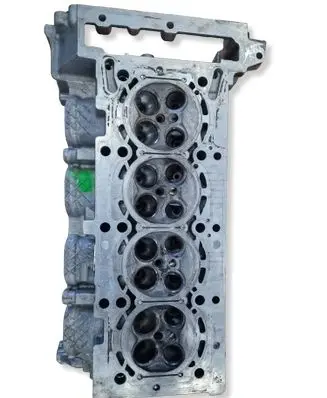 Mercedes-Benz A W176 Engine head R270016 R27001616 27001616