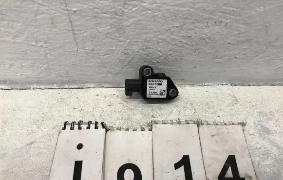 Volvo S40, V40 Airbag deployment crash/impact sensor 8651200