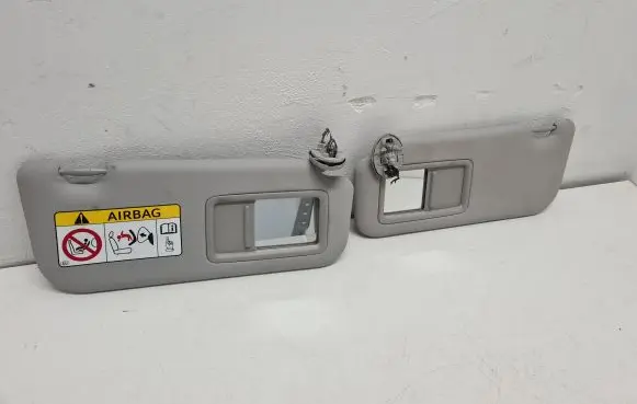 Toyota Verso-S Sun visor