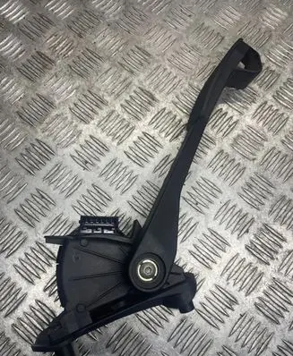 Volvo V70 Accelerator throttle pedal 30636004 6PV00853701