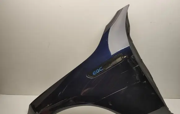 Mercedes-Benz EQC Fender