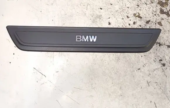 BMW X3 F25 Side skirt front trim 7205597