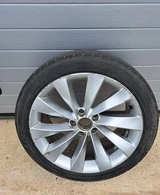 Volkswagen PASSAT B7 R18 alloy rim