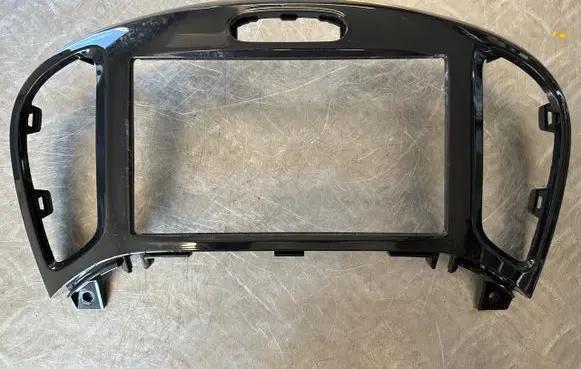 Nissan Juke I F15 Radio/GPS head unit trim 682601KE0A 682U11KE0A