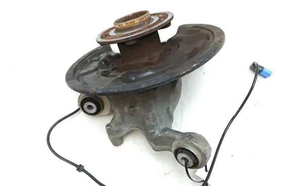 Mercedes-Benz A W176 Rear wheel hub 2460306