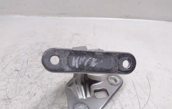 Mercedes-Benz CLS C219 Front door upper hinge