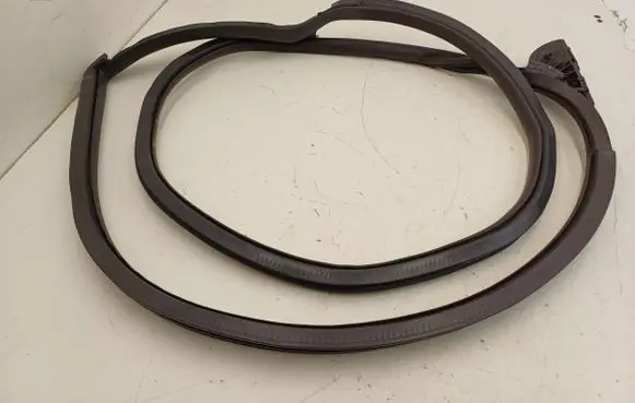 Audi S5 F5 Front door rubber seal 8W6831708