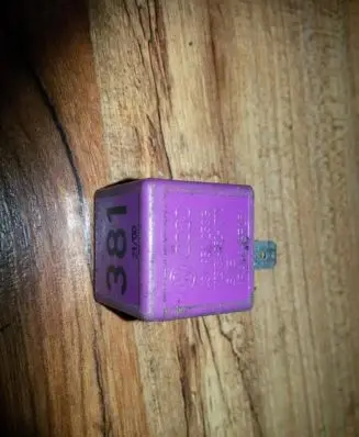 Volkswagen PASSAT B5.5 Other relay 431951253G V23134B52X372