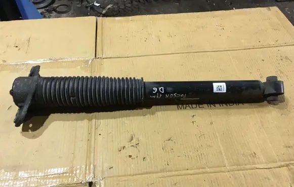 Hyundai Tucson TL Rear shock absorber/damper 55300D7000