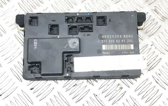 Mercedes-Benz E W211 Door control unit/module 211820828500 211W361 08S319