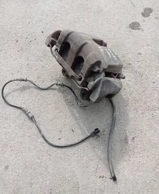 Mercedes-Benz GL X164 Front brake caliper 67252401