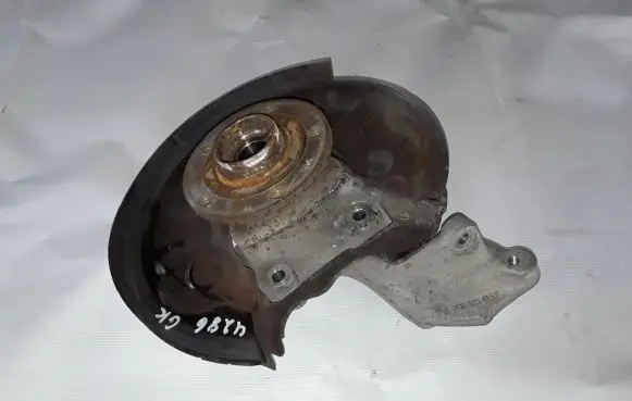 Rear wheel hub