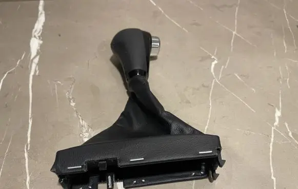 Honda HR-V Gear lever shifter trim leather/knob