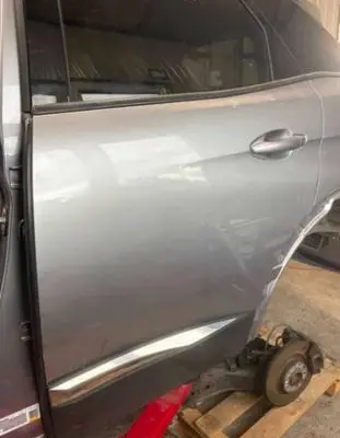 Peugeot 3008 II Rear door